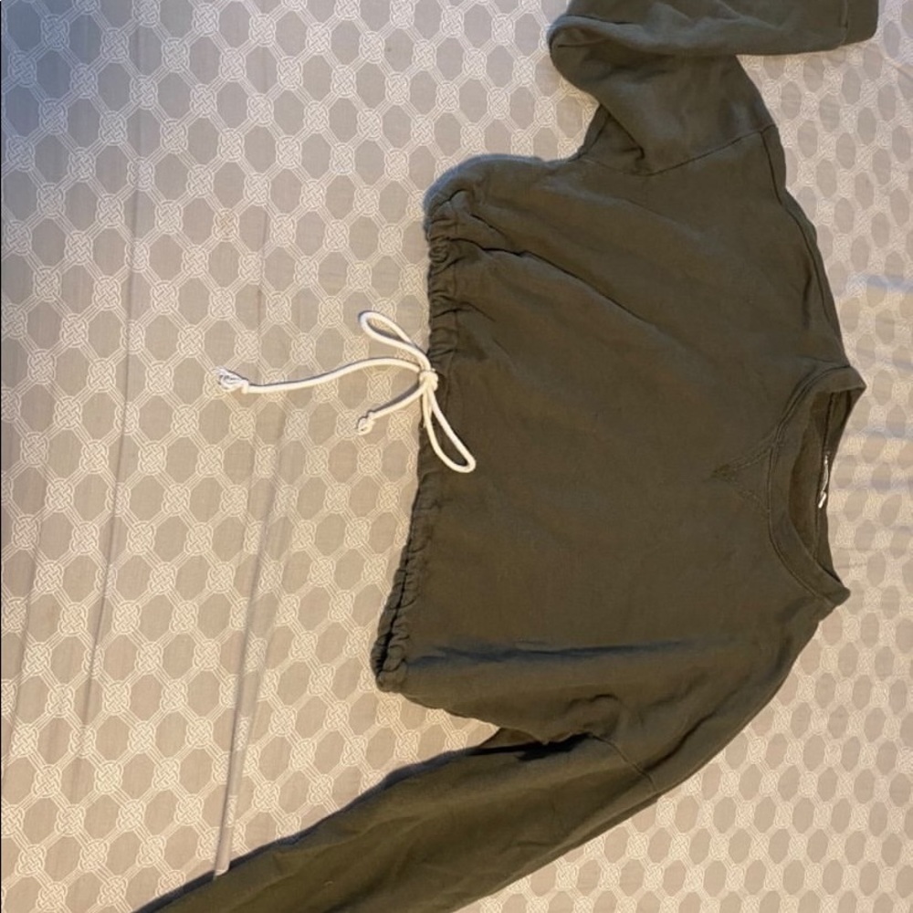 Army green cropped jacket !